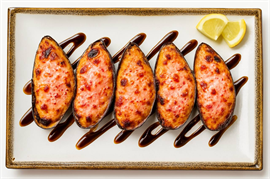 {{photo.Alt || photo.Description || 'Мидии с острым соусом спайси'}}